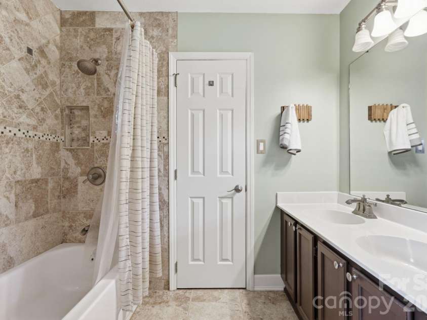 12200 Bay Tree Way, Charlotte, NC 28277.  MLS# CAR4416004, YatesRealty ID 46314. 