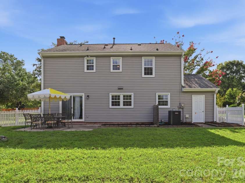 12200 Bay Tree Way, Charlotte, NC 28277.  MLS# CAR4416004, YatesRealty ID 46314. 