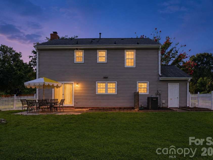 12200 Bay Tree Way, Charlotte, NC 28277.  MLS# CAR4416004, YatesRealty ID 46314. 