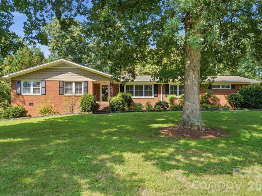 3282 Woodchuck Drive, Kannapolis, NC 28081.  MLS# CAR4413407, YatesRealty ID 46315. 