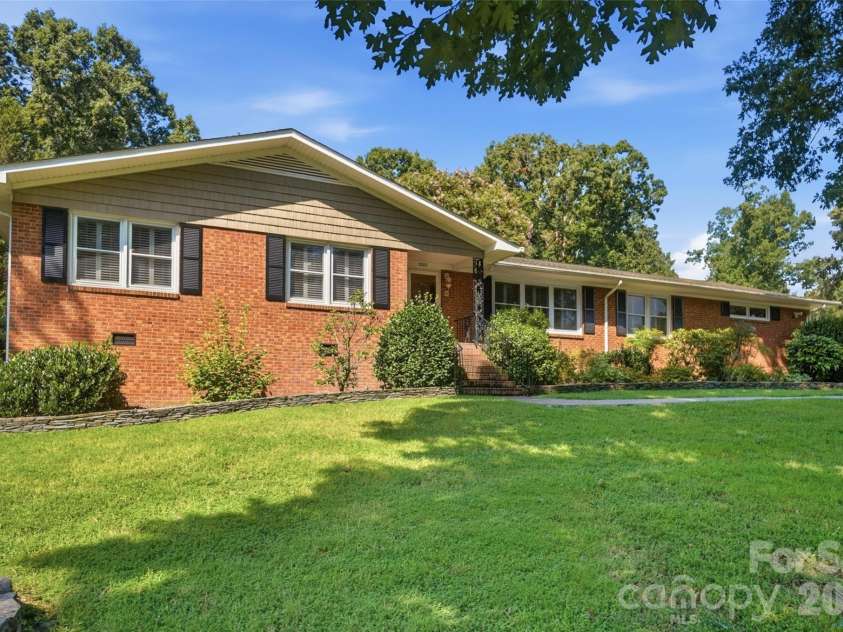 3282 Woodchuck Drive, Kannapolis, NC 28081.  MLS# CAR4413407, YatesRealty ID 46315. 