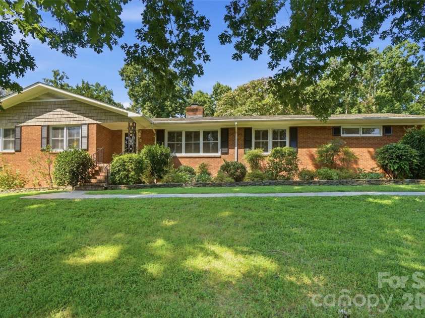 3282 Woodchuck Drive, Kannapolis, NC 28081.  MLS# CAR4413407, YatesRealty ID 46315. 