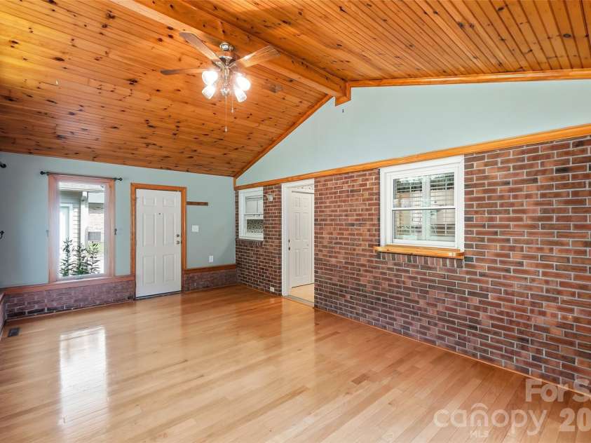 3282 Woodchuck Drive, Kannapolis, NC 28081.  MLS# CAR4413407, YatesRealty ID 46315. 