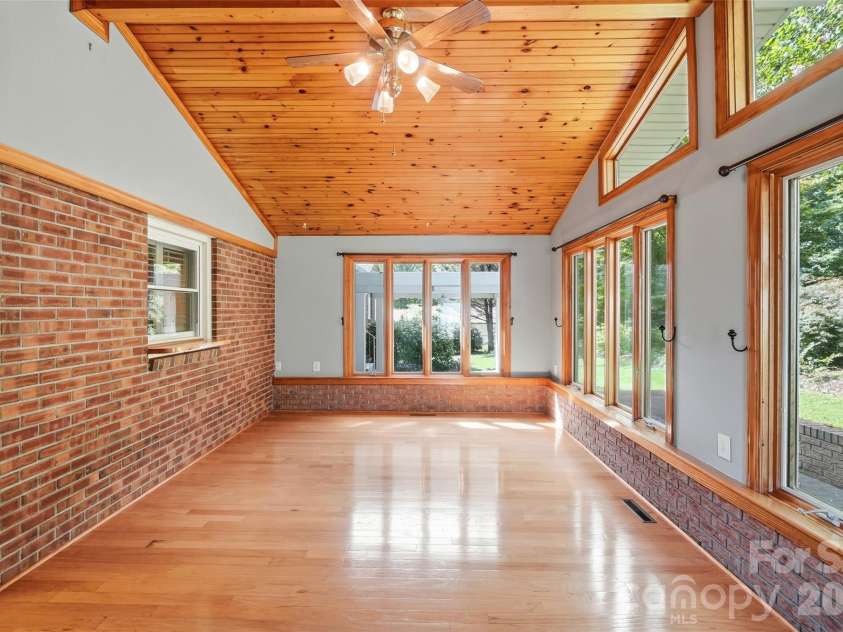 3282 Woodchuck Drive, Kannapolis, NC 28081.  MLS# CAR4413407, YatesRealty ID 46315. 