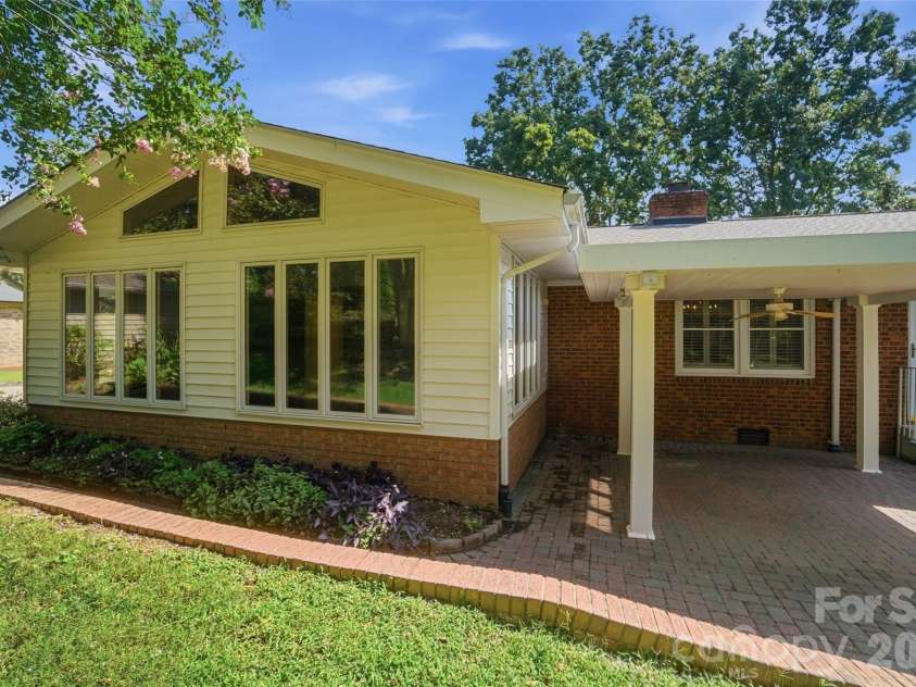 3282 Woodchuck Drive, Kannapolis, NC 28081.  MLS# CAR4413407, YatesRealty ID 46315. 