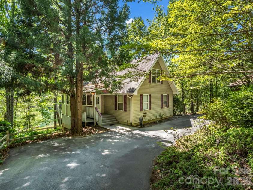 268 Mallard Road, Lake Lure, NC 28746.  MLS# CAR4372270, YatesRealty ID 46317. Paved driveway for easy parking!
