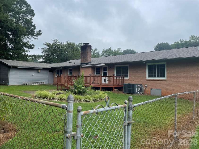 135 Devon Drive, Salisbury, NC 28147.  MLS# CAR4290065, YatesRealty ID 4632. 