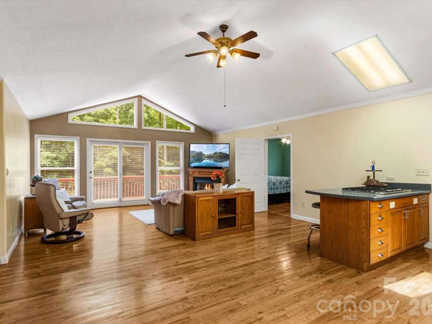 134 Valle Way, Hendersonville, NC 28739.  MLS# CAR4391167, YatesRealty ID 46320. Living area-open floor plan