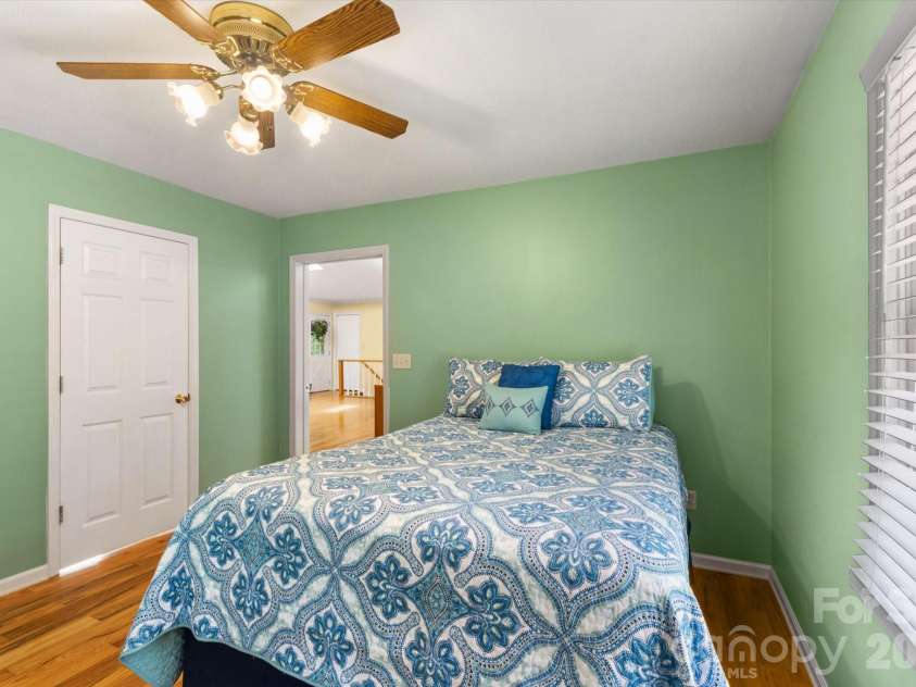 134 Valle Way, Hendersonville, NC 28739.  MLS# CAR4391167, YatesRealty ID 46320. Second bedroom