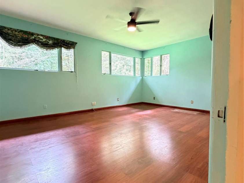 800 7th Street, Newton, NC 28658.  MLS# CAR4393498, YatesRealty ID 46323. 