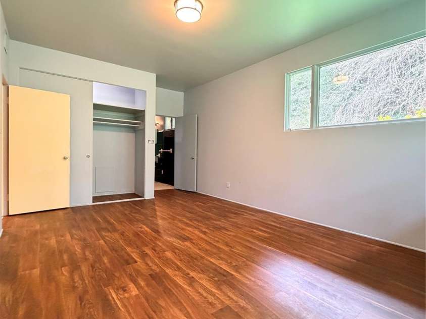 800 7th Street, Newton, NC 28658.  MLS# CAR4393498, YatesRealty ID 46323. 