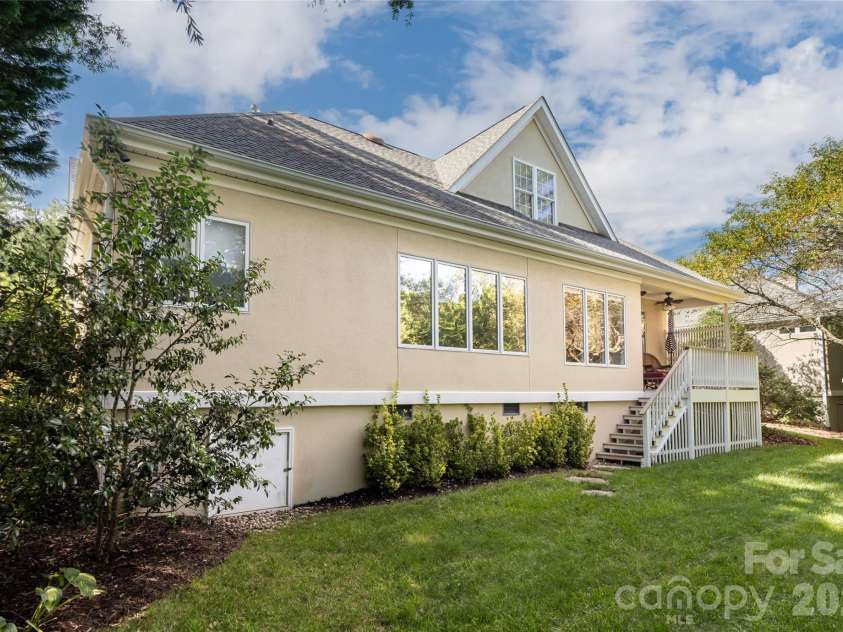 8 Clovelly Way, Asheville, NC 28803.  MLS# CAR4415587, YatesRealty ID 46324. Backyard