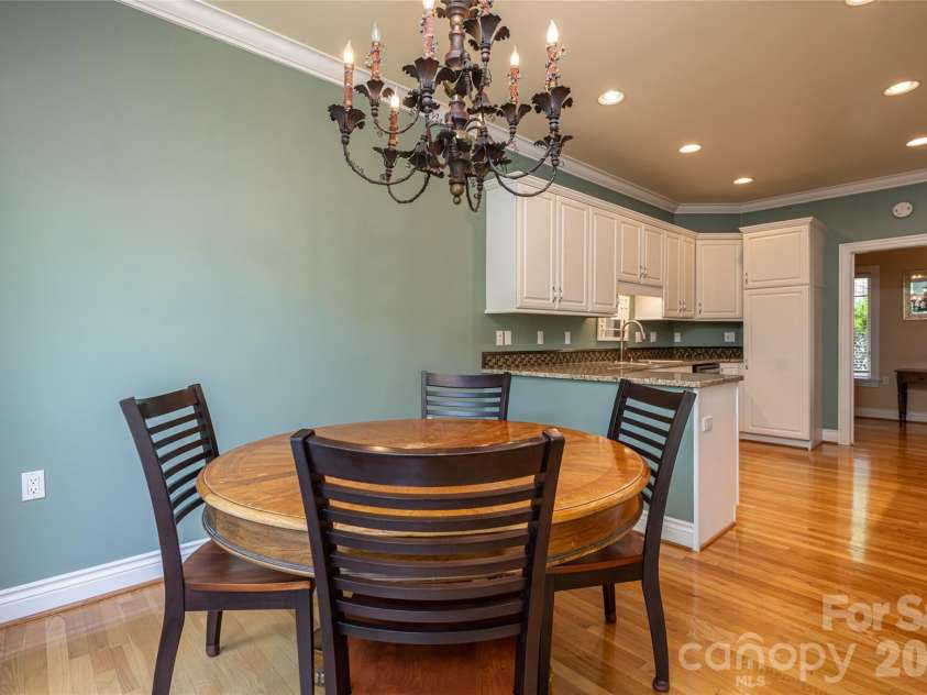 8 Clovelly Way, Asheville, NC 28803.  MLS# CAR4415587, YatesRealty ID 46324. Breakfast nook off kitchen