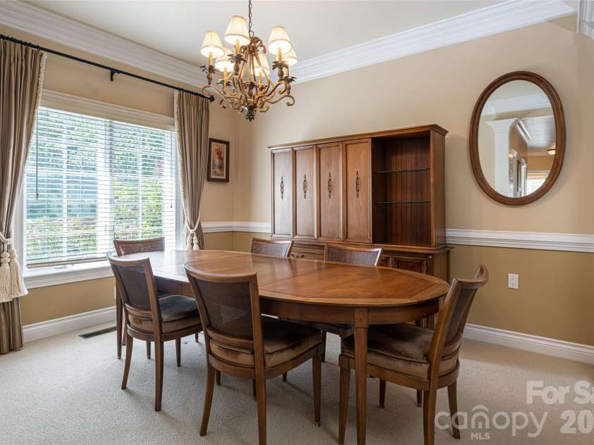 8 Clovelly Way, Asheville, NC 28803.  MLS# CAR4415587, YatesRealty ID 46324. Dining Room