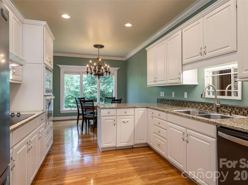 8 Clovelly Way, Asheville, NC 28803.  MLS# CAR4415587, YatesRealty ID 46324. Kitchen