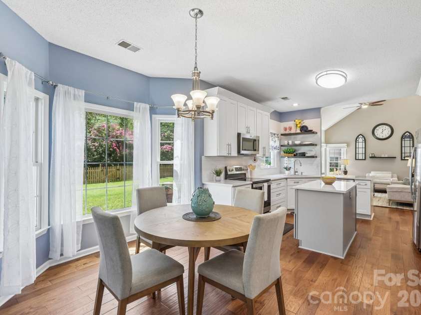 8504 Tamarron Drive, Charlotte, NC 28277.  MLS# CAR4415545, YatesRealty ID 46326. 