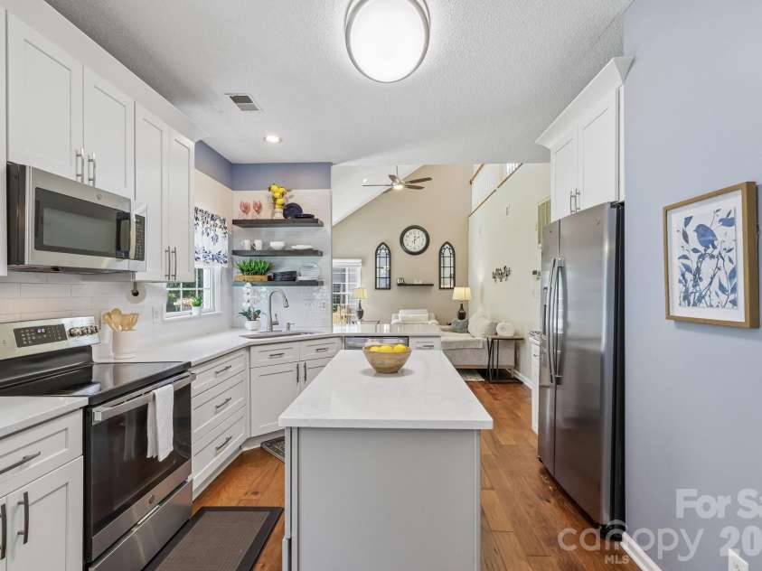 8504 Tamarron Drive, Charlotte, NC 28277.  MLS# CAR4415545, YatesRealty ID 46326. 