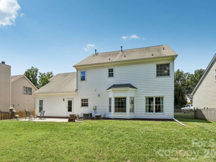 8504 Tamarron Drive, Charlotte, NC 28277.  MLS# CAR4415545, YatesRealty ID 46326. Fenced yard