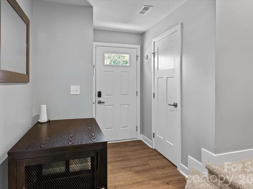 3037 Beeler Lane, Charlotte, NC 28208.  MLS# CAR4415864, YatesRealty ID 46327. 