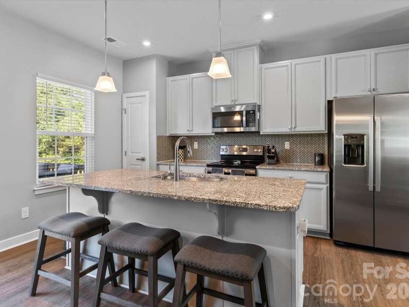3037 Beeler Lane, Charlotte, NC 28208.  MLS# CAR4415864, YatesRealty ID 46327. 