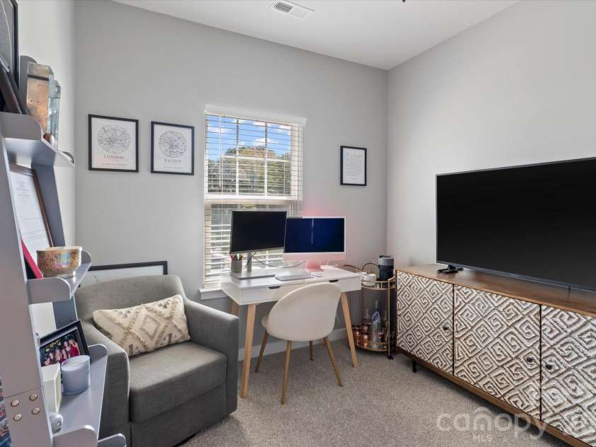 3037 Beeler Lane, Charlotte, NC 28208.  MLS# CAR4415864, YatesRealty ID 46327. 