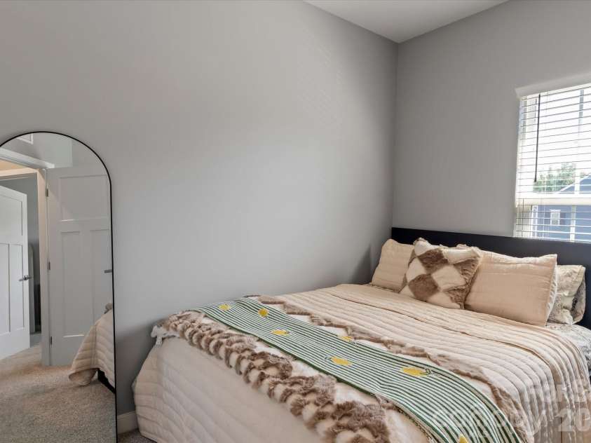 3037 Beeler Lane, Charlotte, NC 28208.  MLS# CAR4415864, YatesRealty ID 46327. 