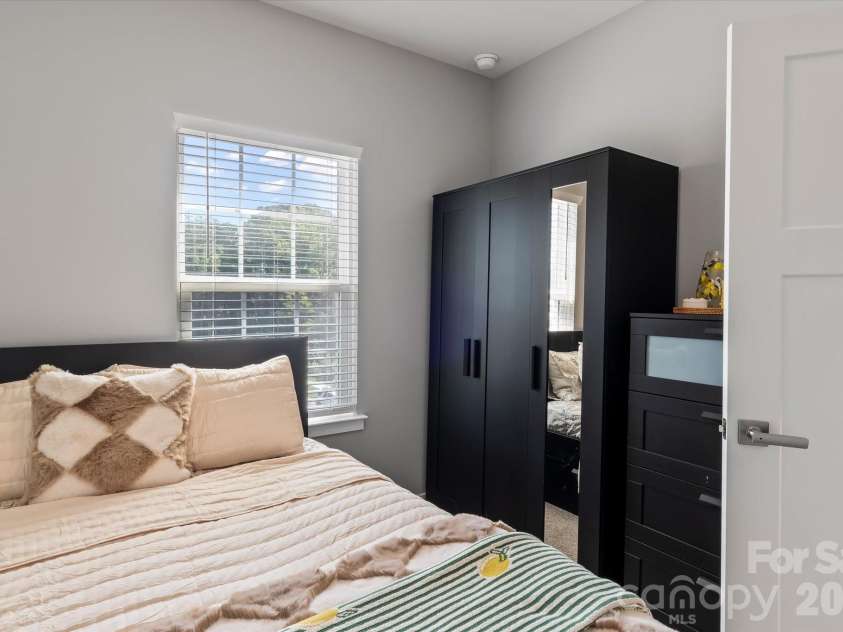 3037 Beeler Lane, Charlotte, NC 28208.  MLS# CAR4415864, YatesRealty ID 46327. 
