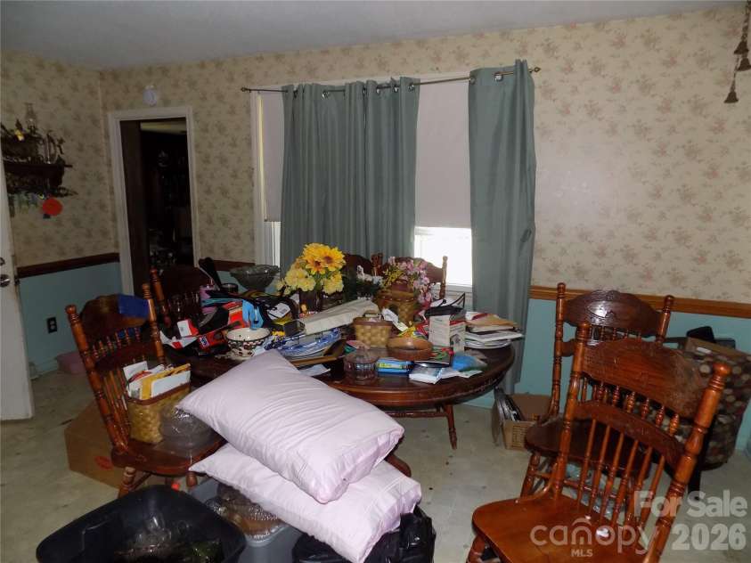 340 Vine Street, Gastonia, NC 28052.  MLS# CAR4416665, YatesRealty ID 46328. Dining Room