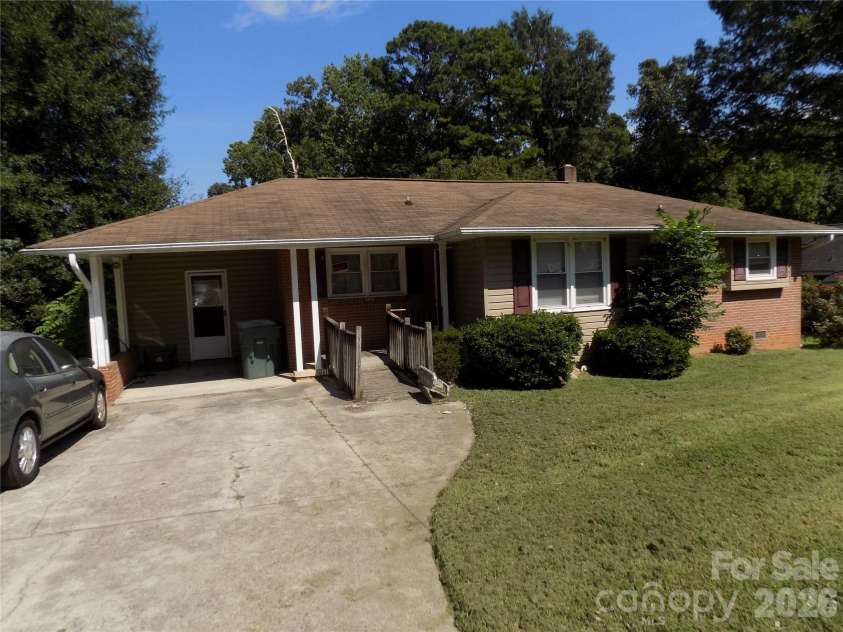 340 Vine Street, Gastonia, NC 28052.  MLS# CAR4416665, YatesRealty ID 46328. Front