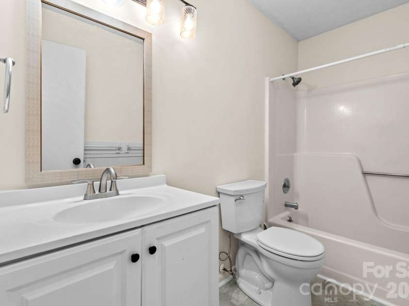 188 Laurel Hill Drive, Boone, NC 28607.  MLS# CAR4417361, YatesRealty ID 46329. 