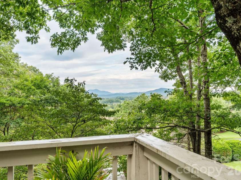 188 Laurel Hill Drive, Boone, NC 28607.  MLS# CAR4417361, YatesRealty ID 46329. 