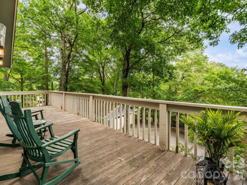 188 Laurel Hill Drive, Boone, NC 28607.  MLS# CAR4417361, YatesRealty ID 46329. 