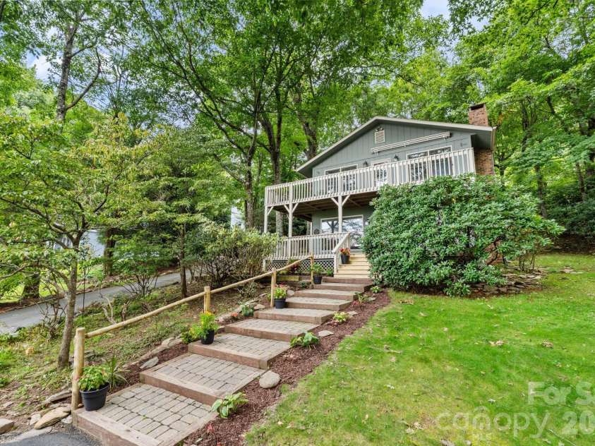 188 Laurel Hill Drive, Boone, NC 28607.  MLS# CAR4417361, YatesRealty ID 46329. 