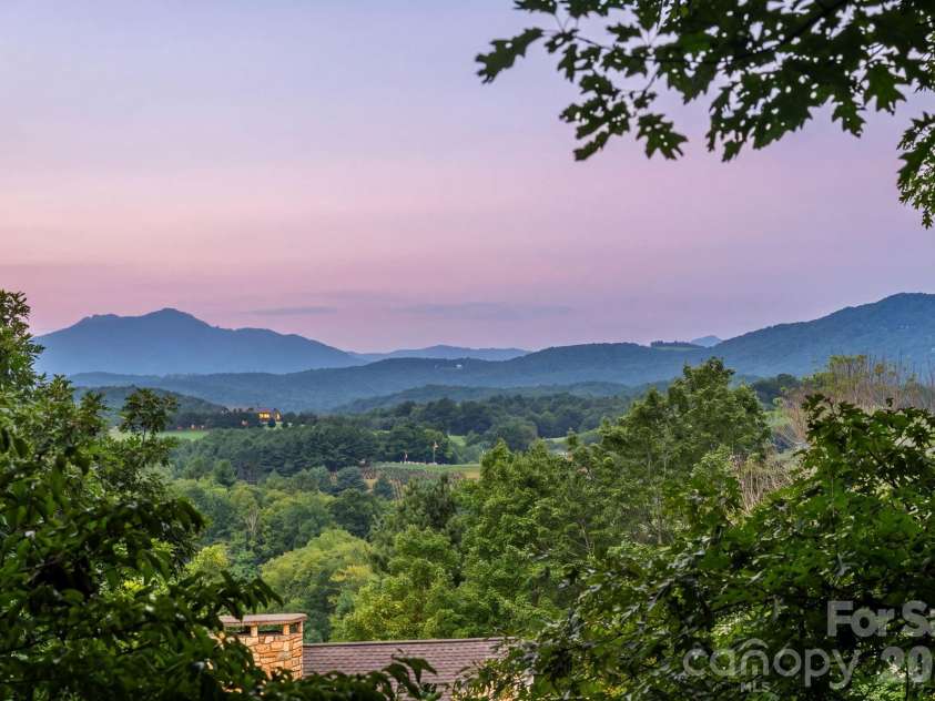 188 Laurel Hill Drive, Boone, NC 28607.  MLS# CAR4417361, YatesRealty ID 46329. 