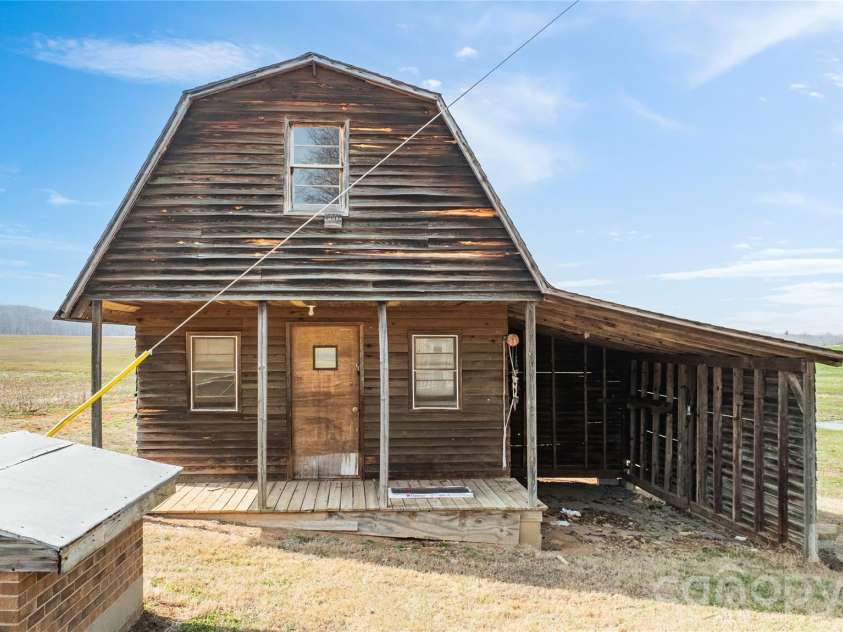 5750 New Hope Road, Denton, NC 27239.  MLS# CAR4350091, YatesRealty ID 4633. 