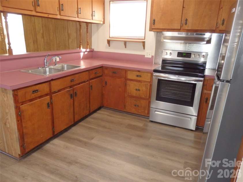 5750 New Hope Road, Denton, NC 27239.  MLS# CAR4350091, YatesRealty ID 4633. Kitchen