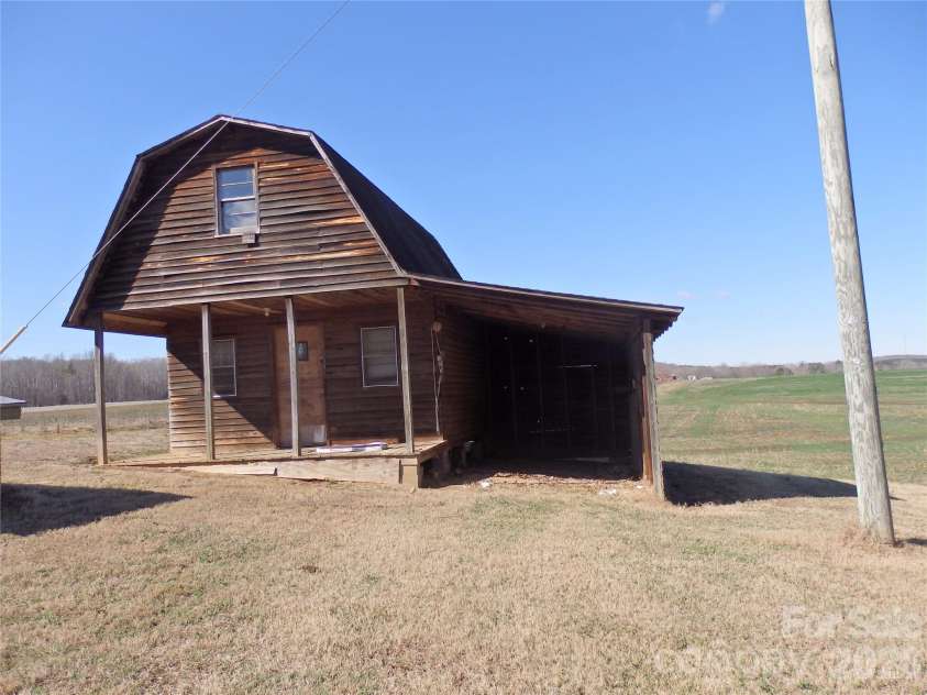 5750 New Hope Road, Denton, NC 27239.  MLS# CAR4350091, YatesRealty ID 4633. Outbuilding