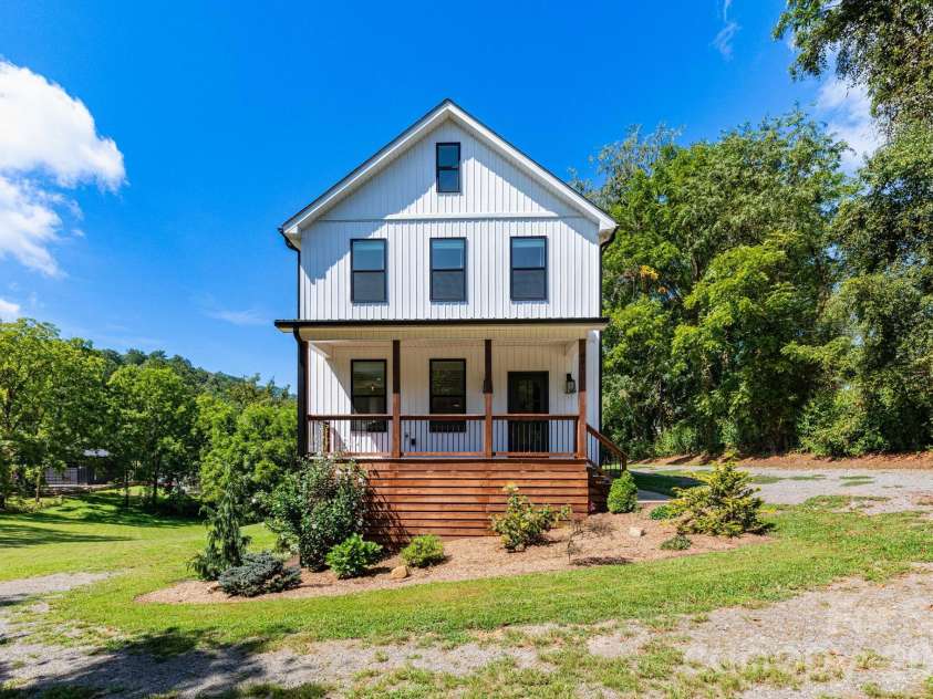 881 Burney Mountain Road, Fletcher, NC 28732.  MLS# CAR4416861, YatesRealty ID 46330. 