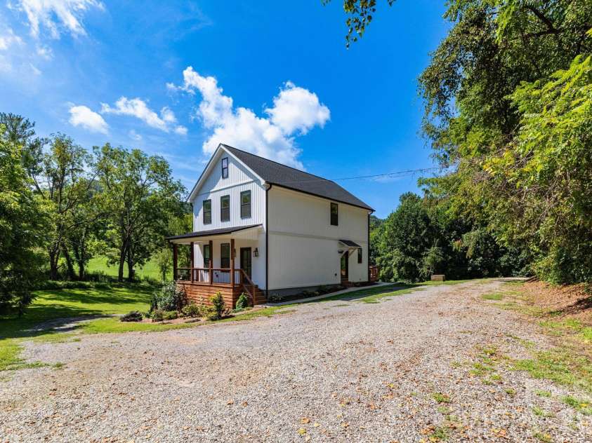 881 Burney Mountain Road, Fletcher, NC 28732.  MLS# CAR4416861, YatesRealty ID 46330. 