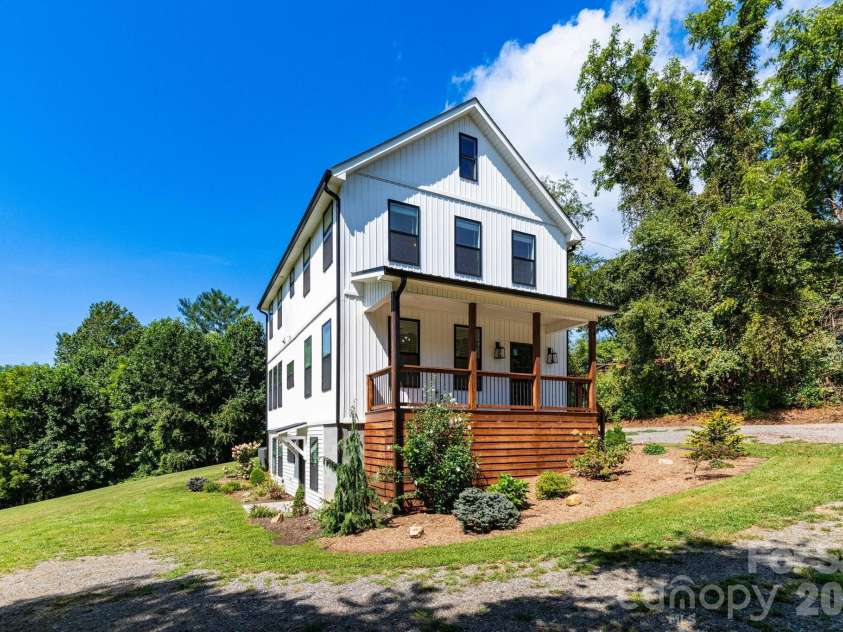 881 Burney Mountain Road, Fletcher, NC 28732.  MLS# CAR4416861, YatesRealty ID 46330. 
