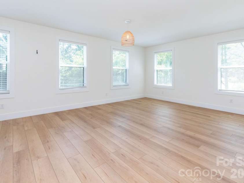 881 Burney Mountain Road, Fletcher, NC 28732.  MLS# CAR4416861, YatesRealty ID 46330. 