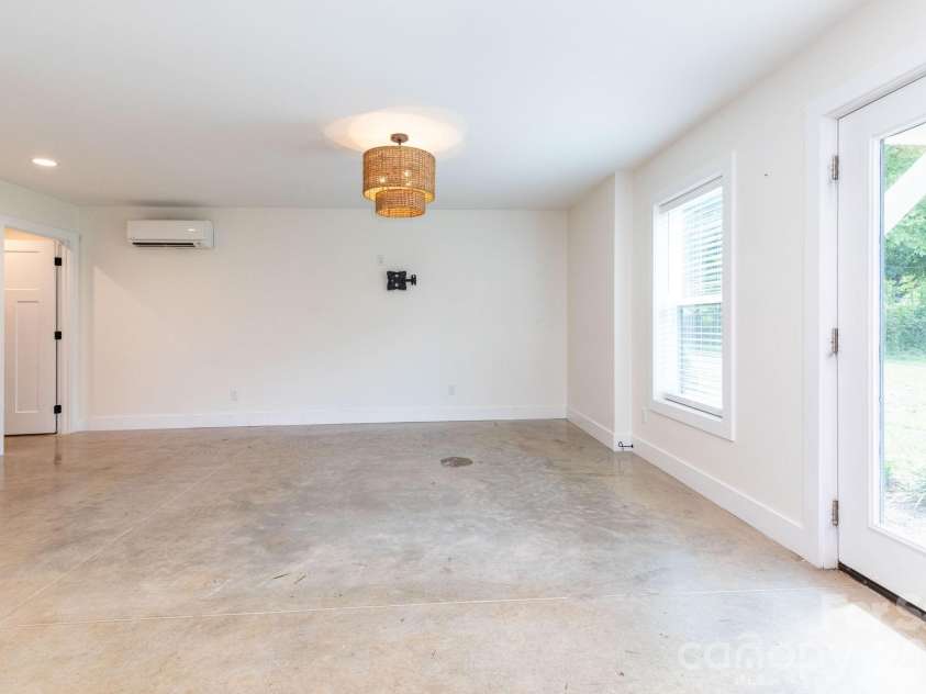 881 Burney Mountain Road, Fletcher, NC 28732.  MLS# CAR4416861, YatesRealty ID 46330. 