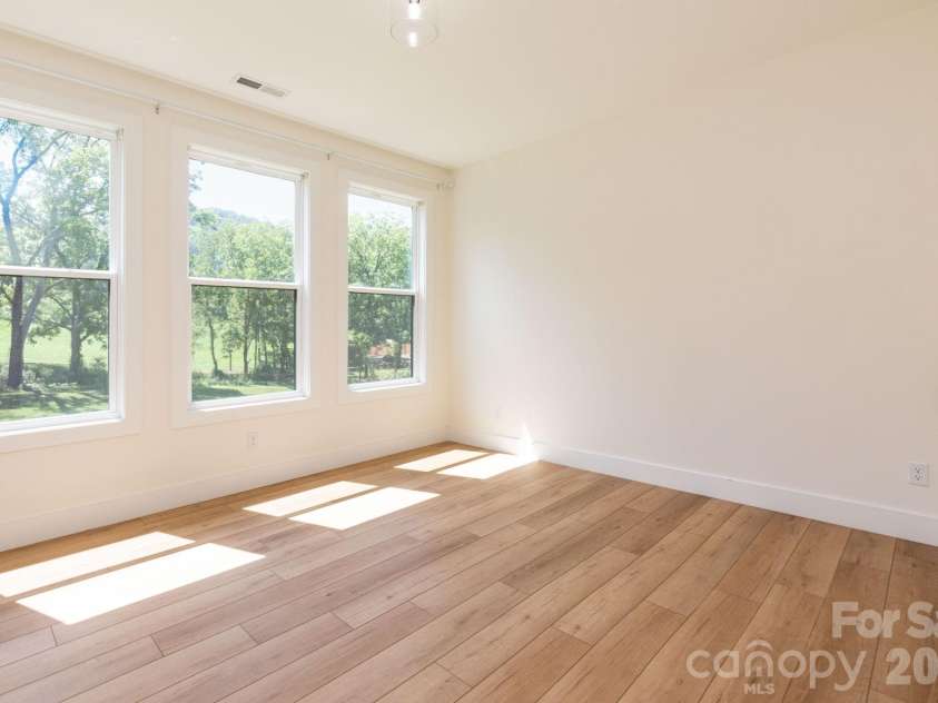 881 Burney Mountain Road, Fletcher, NC 28732.  MLS# CAR4416861, YatesRealty ID 46330. 