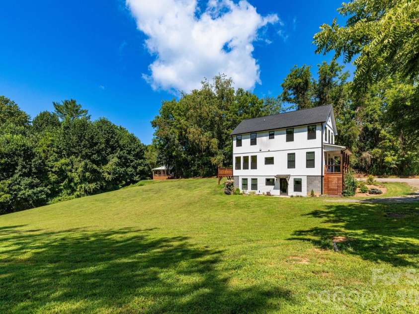 881 Burney Mountain Road, Fletcher, NC 28732.  MLS# CAR4416861, YatesRealty ID 46330. 