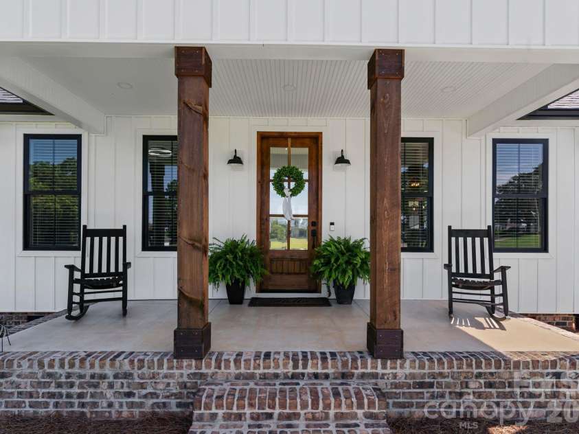 5785 NC 10 Highway, Hickory, NC 28602.  MLS# CAR4416931, YatesRealty ID 46331. 