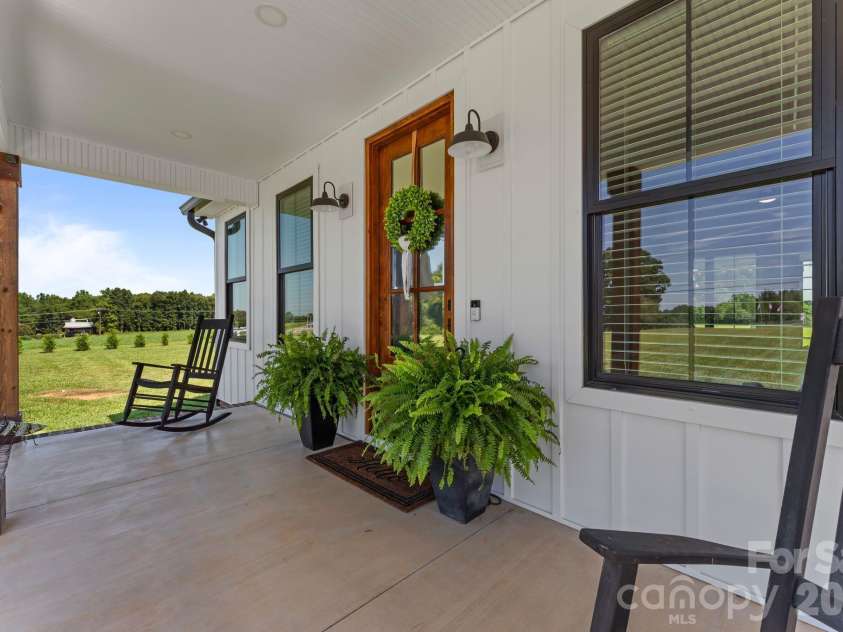 5785 NC 10 Highway, Hickory, NC 28602.  MLS# CAR4416931, YatesRealty ID 46331. 