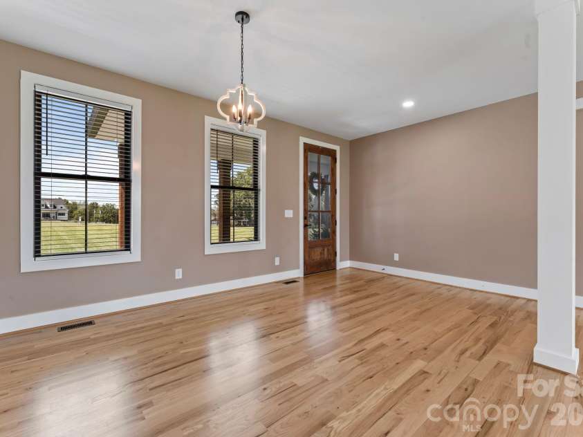 5785 NC 10 Highway, Hickory, NC 28602.  MLS# CAR4416931, YatesRealty ID 46331. 