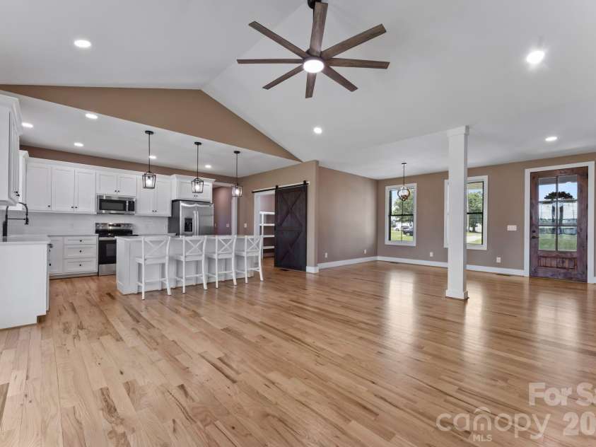 5785 NC 10 Highway, Hickory, NC 28602.  MLS# CAR4416931, YatesRealty ID 46331. 