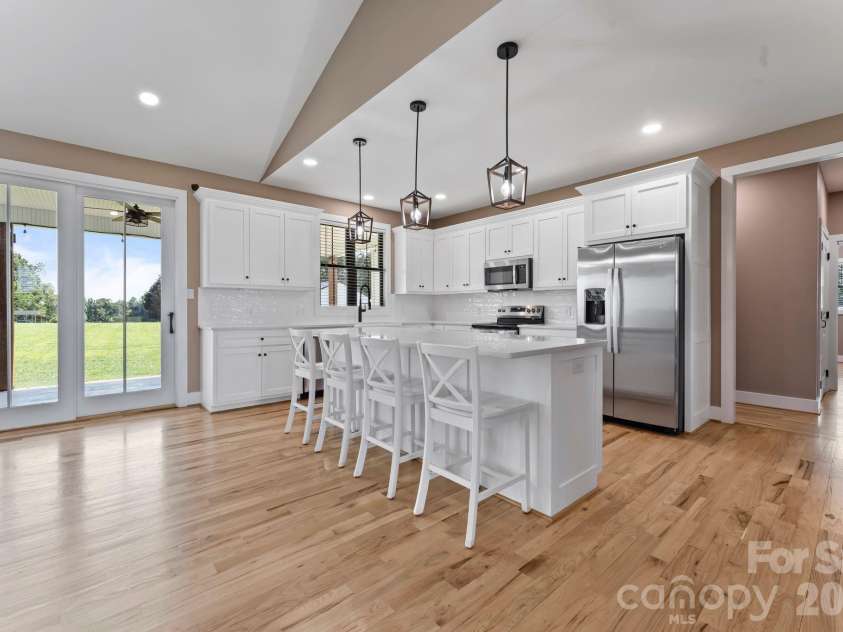5785 NC 10 Highway, Hickory, NC 28602.  MLS# CAR4416931, YatesRealty ID 46331. 