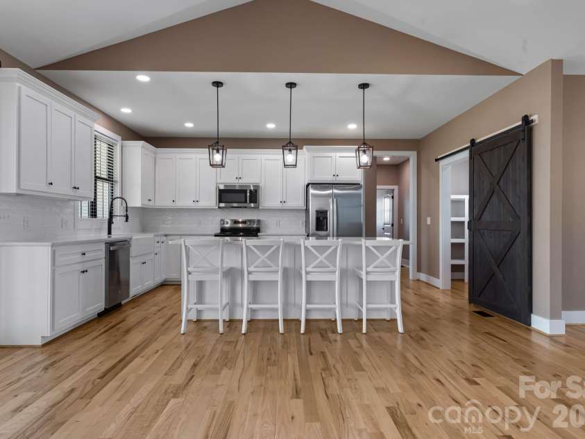 5785 NC 10 Highway, Hickory, NC 28602.  MLS# CAR4416931, YatesRealty ID 46331. 